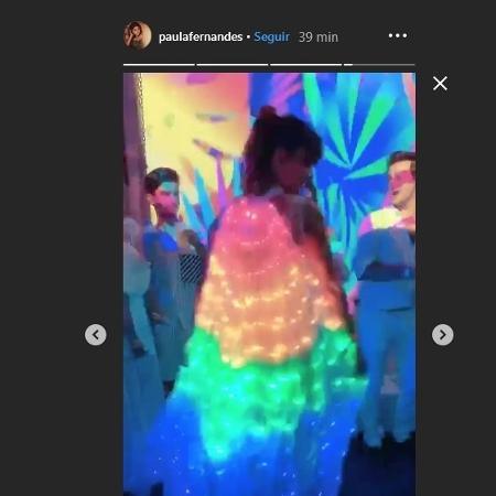 Paula Fernandes e sua roupa inovadora (Foto: Reprodução/Instagram)