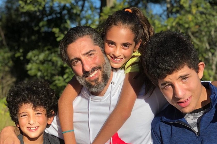 Marcos Mion com os três filhos: Romeo, Donatella e Stefano (Foto: Reprodução/Instagram)