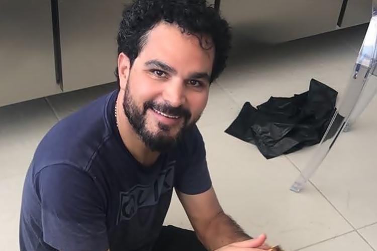 Irmão de Zezé Di Camargo, o famoso cantor sertanejo Luciano Camargo foi atacado por animal (Foto: Instagram)