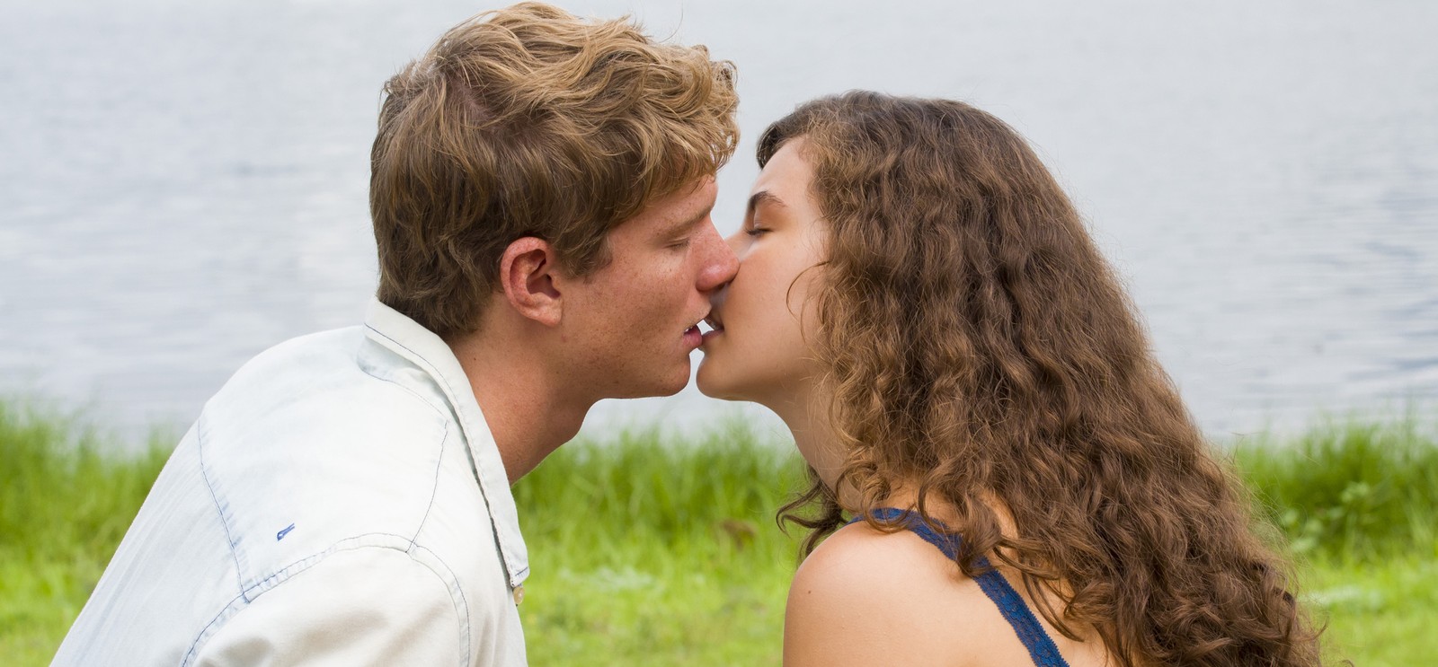 Filipe (Pedro Novaes) se declara para Rita (Alanis Guillen) e eles se beijam em Malhação Toda Forma de Amar