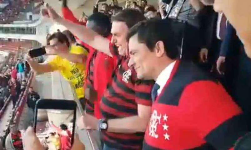 Presidente Bolsonaro e Ministro Moro durante partida de futebol (Foto: Reprodução)
