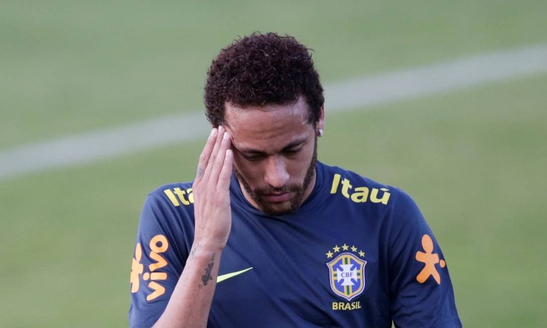 O jogador Neymar durante treino (Foto: Ricardo Moraes / Reuters)