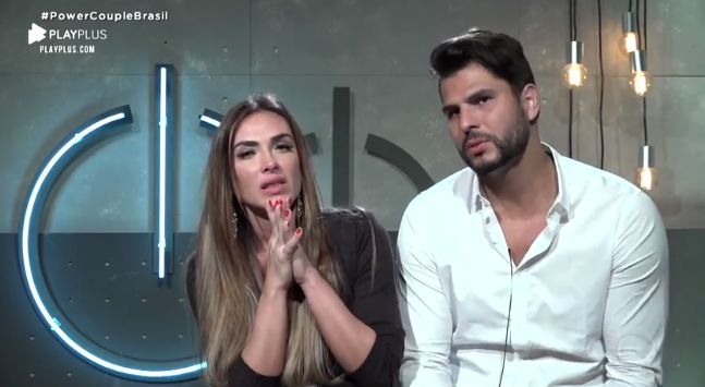 Nicole Bahls e Marcelo Bimbi no reality show Power Couple Brasil 4, da Record. (Foto: Reprodução)