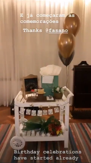 Bruna Marquezine recebe presentes antes mesmo de seu aniversário (Foto: Reprodução)