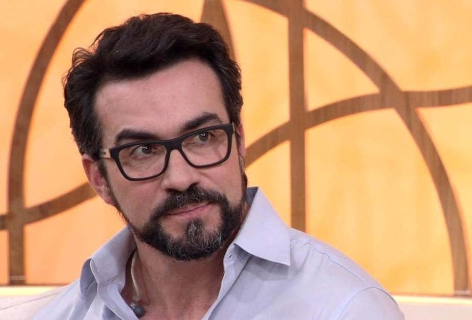 O ex-apresentador da Globo, Evaristo Costa anunciou a mudança de carreira do Padre Fábio de Melo (Foto: Reprodução/ Globo)