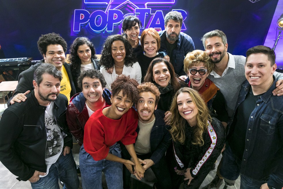 Taís Araújo que comanda o PopStar com os participantes da nova temporada (Reprodução: TV Globo)