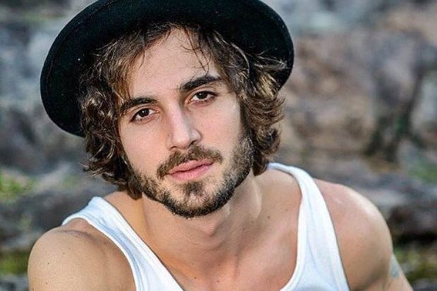 O ator, cantor e filho do Fábio Júnior,Fiuk ousou ao publicar uma foto em sua conta do Instagram (Imagem: Divulgação)
