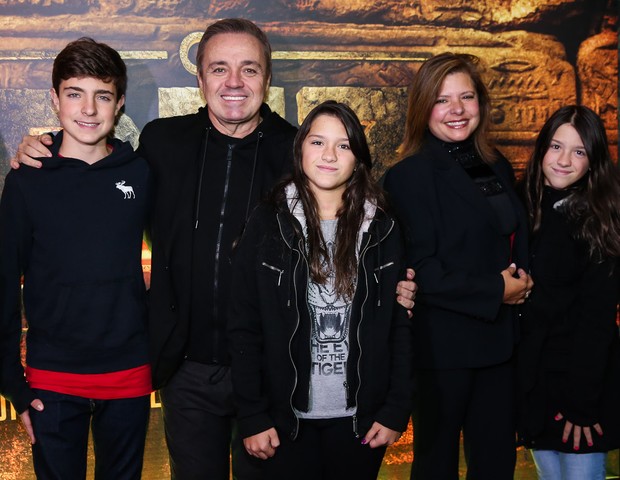 Gugu Liberato, Rose Miriam di Matteo e os três filhos (Foto: Reprodução)