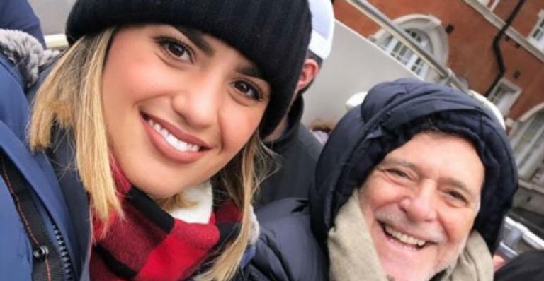 O ator da Globo, José de Abreu e sua namorada, Carol Junger(imagem: Instagram)