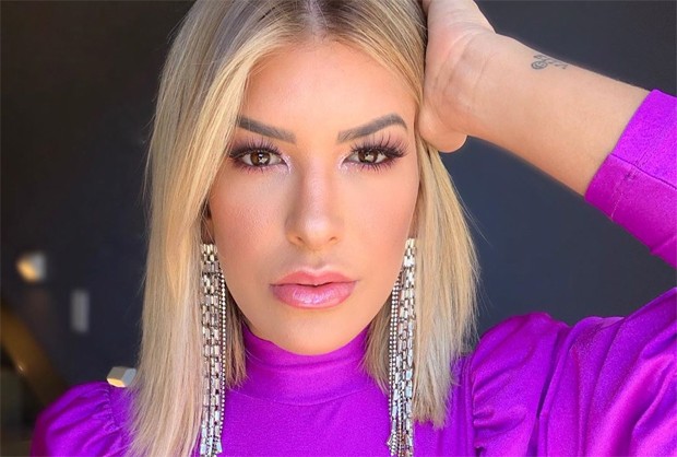 A famosa ex-dançarina do Faustão da Globo, Lore Improta abusa da sensualidade e chama atenção de fãs de Léo Santana (Foto: Reprodução/Instagram)