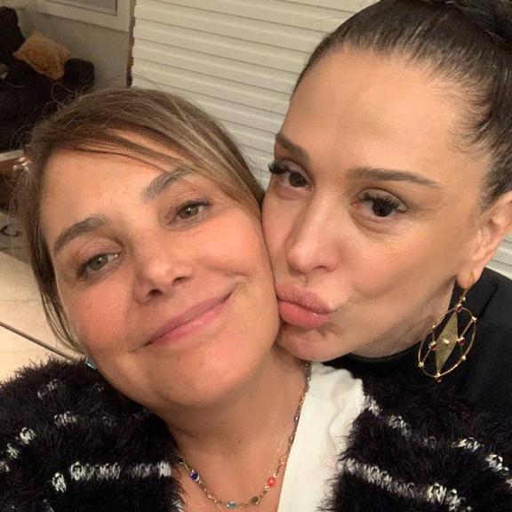 Cláudia Raia posa ao lado de Heloísa Périssé e fala da amizade com a atriz (Foto: Reprodução/Instagram)