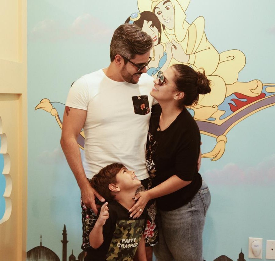 Família da jurada do The Voice Kids da Globo, Simone, seu marido Kaká e seu filho, Henry (Foto: Reprodução)