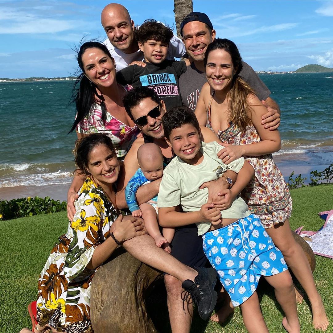 Zezé Di Camargo reúne a família no litoral do Espírito Santo (Imagem: Instagram)