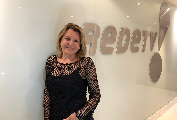A famosa apresentadora e jornalista brasileira, Olga Bongiovanni foi pega de surpresa ao descobrir sua demissão da RedeTV! pela imprensa nesta terça-feira (Foto: Reprodução/Divulgação)