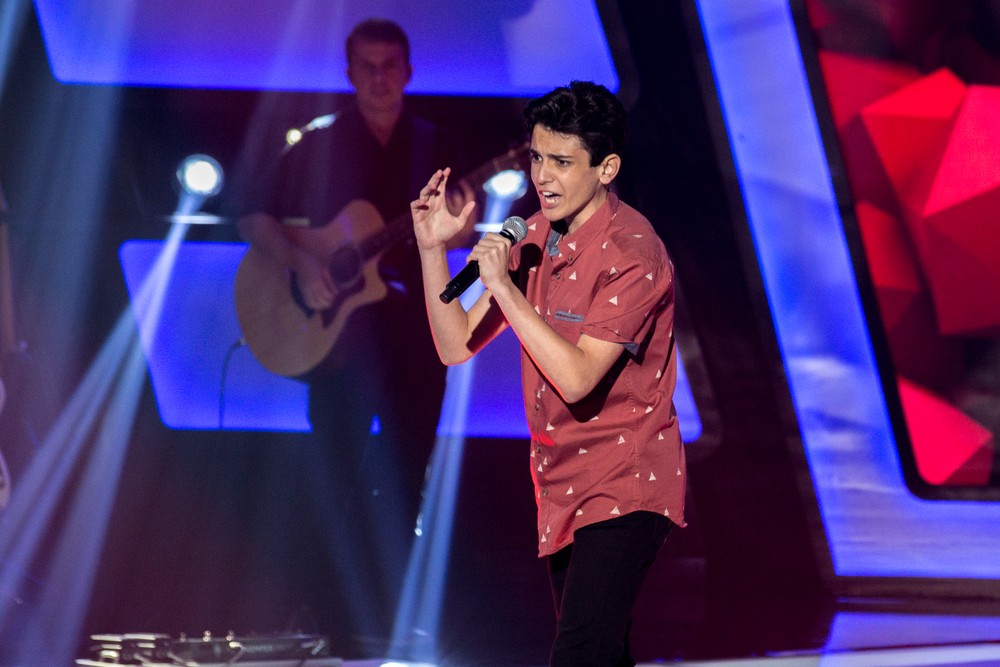 Guilherme Porto faz bonito em sua apresentação no The Voice Kids, mas acabou não passando de fase — (Foto: Fábio Rocha/Gshow)