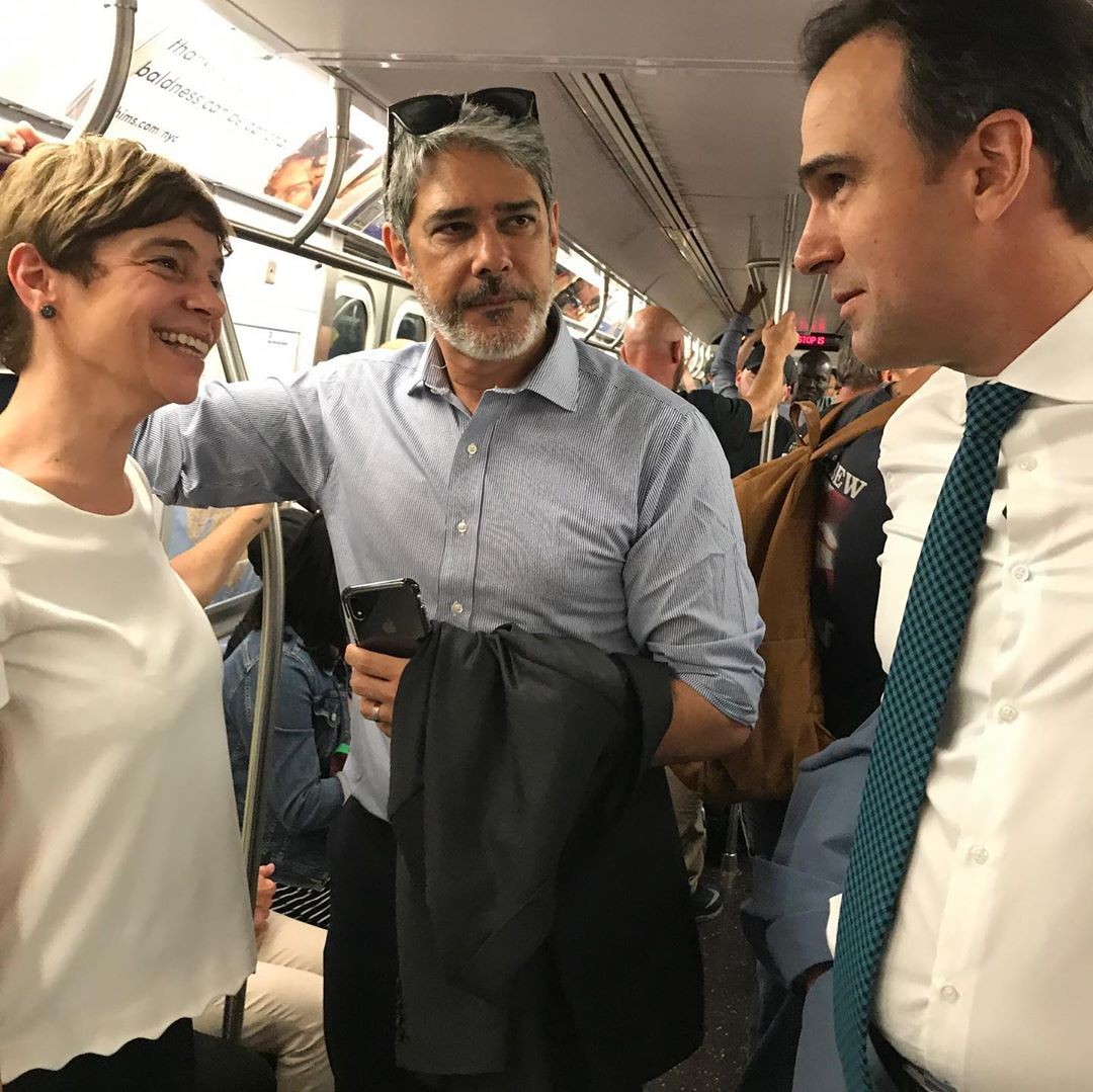 Renata Loprete, William Bonner e Tadeu Schmidt andando de metrô (Foto: Reprodução)